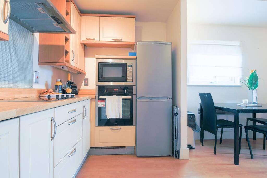 2 Bed Spacious In Cc * Cardiff